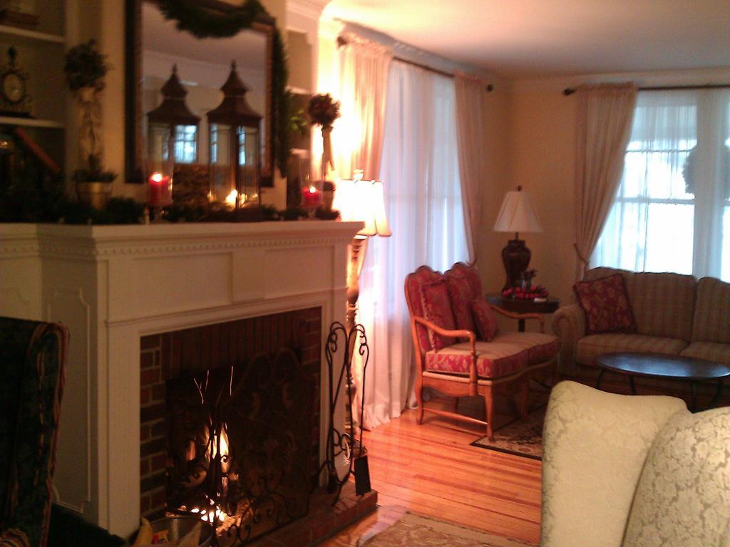 Victoria Inn Хэмптон Экстерьер фото